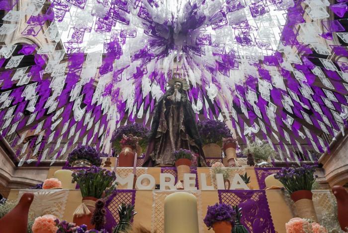 Palacio Municipal rinde honores a Nuestra Señora de los Dolores