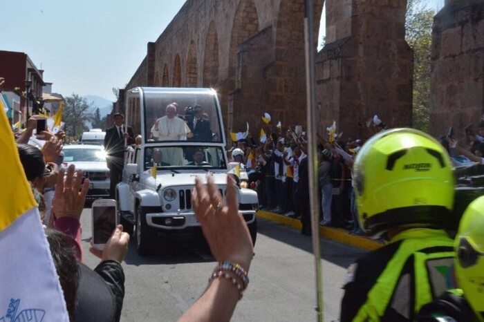 Papa Francisco reunió a miles en misas en Morelia y exhortó al clero a no decaer