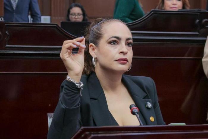 Para la protección de áreas naturales, propone Sandra Arreola regular uso de vehículos “Razers”