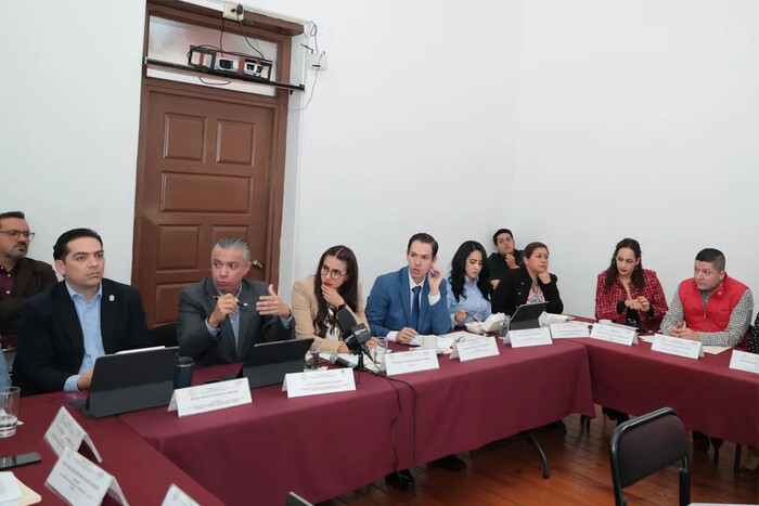 Para presupuesto estatal, arrancó desfile de funcionarios ante Congreso de Michoacán