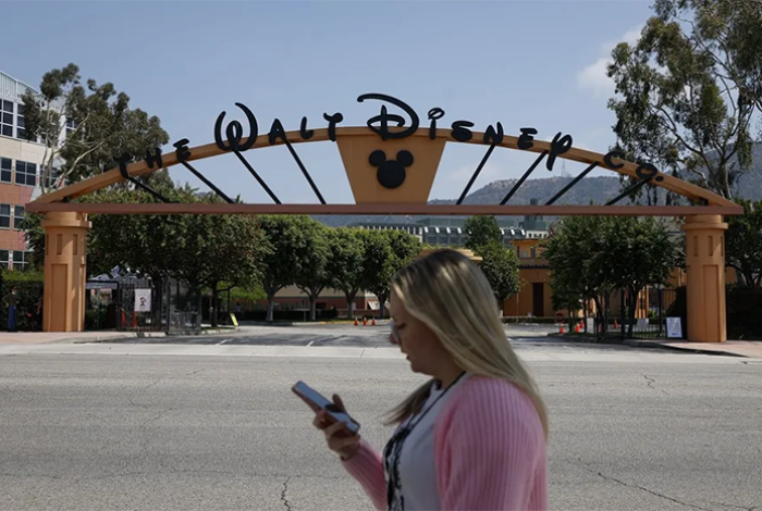 Para reducir costos, Disney despide a 300 empleados y ofrece un retiro anticipado a ejecutivos