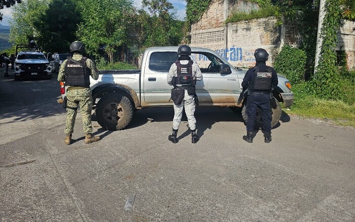 Parácuaro: Intenso tiroteo deja dos detenidos y un arsenal asegurado