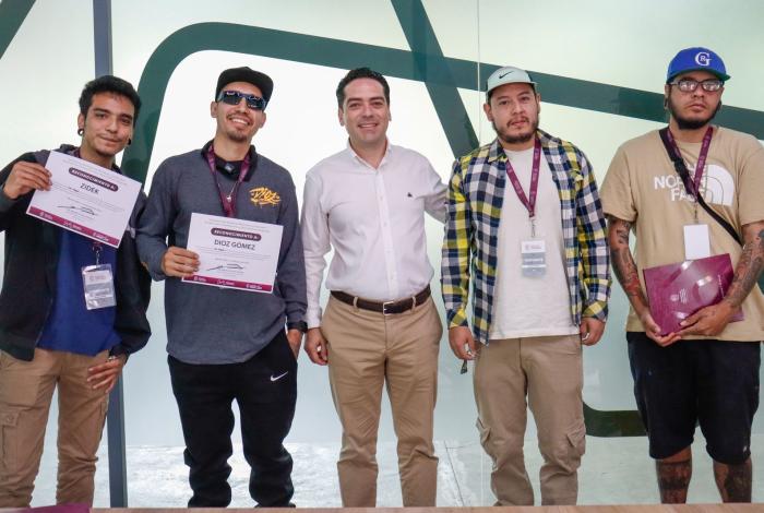 Paso Catrinas se viste de arte, SCOP entrega reconocimientos a artistas urbanos