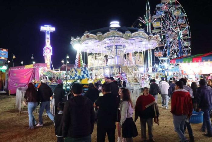 Pátzcuaro se viste de fiesta: Julio Arreola da inicio oficialmente la Feria Patronal 2025