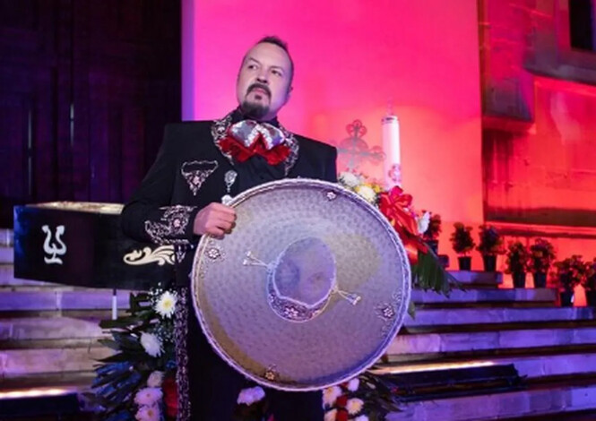 Pepe Aguilar se muda por la llegada de celebridades a su vecindario