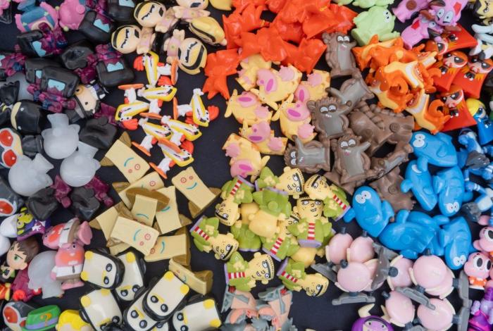 Pequeñas figuras y grandes recuerdos de una infancia, escondidos entre nuestros antojos