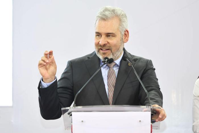 Persecución a migrantes ocasiona pérdida de empleo en EUA: Bedolla