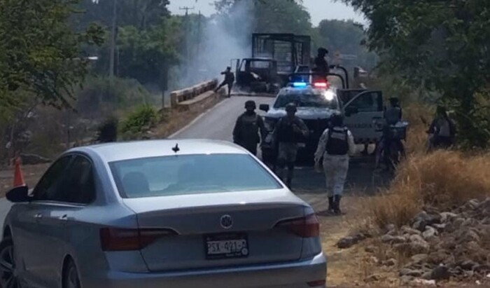 Persisten los bloqueos en Michoacán; fuerzas de seguridad realizan operativos