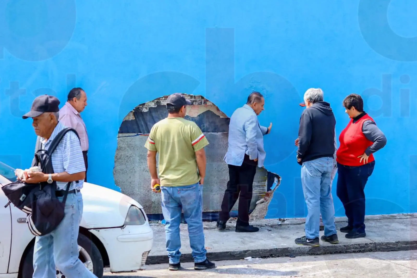 Personas afectadas tras choque ayer en la calle Lago de Tequesquitengo exigen que se hagan responsable de los daños