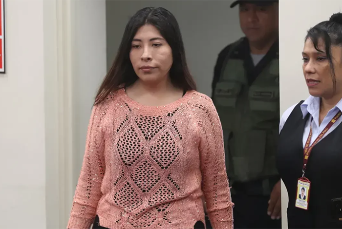 Perú expresa su malestar a México por mensajes en redes de ex primera ministra asilada