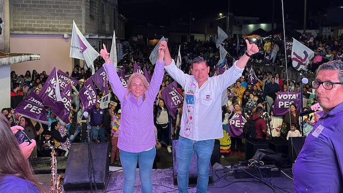 PES cierra campaña en Pátzcuaro; lo quiere pintar de morado