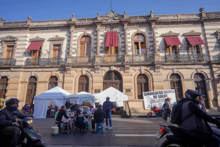 Pese a paro, servicios de salud trabajan con normalidad: Segob