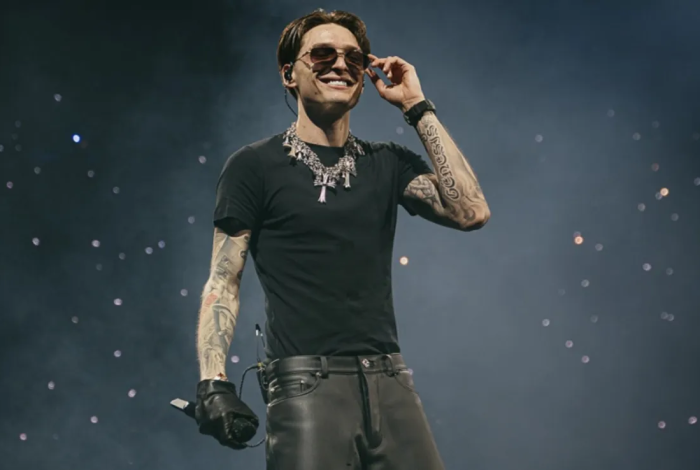 Peso Pluma apoya a Jake Paul contra Chávez Jr.