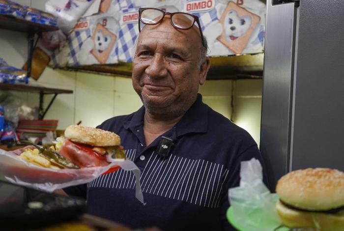 PIC’s Burgers, el sabor que ha acompañado a generaciones de estudiantes