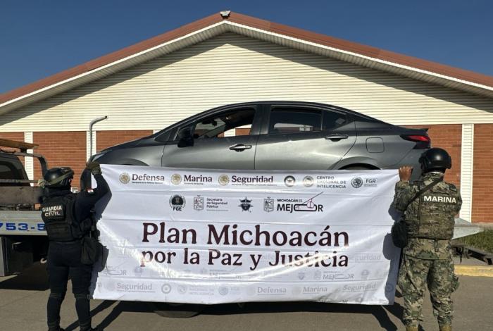 Plan Michoacán: aseguran vehículo, confiscan dr0ga y catean domicilio