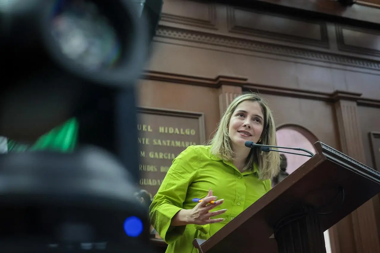 Plantea Brissa Arroyo que por ley se aplique la licencia de paternidad de manera obligatoria