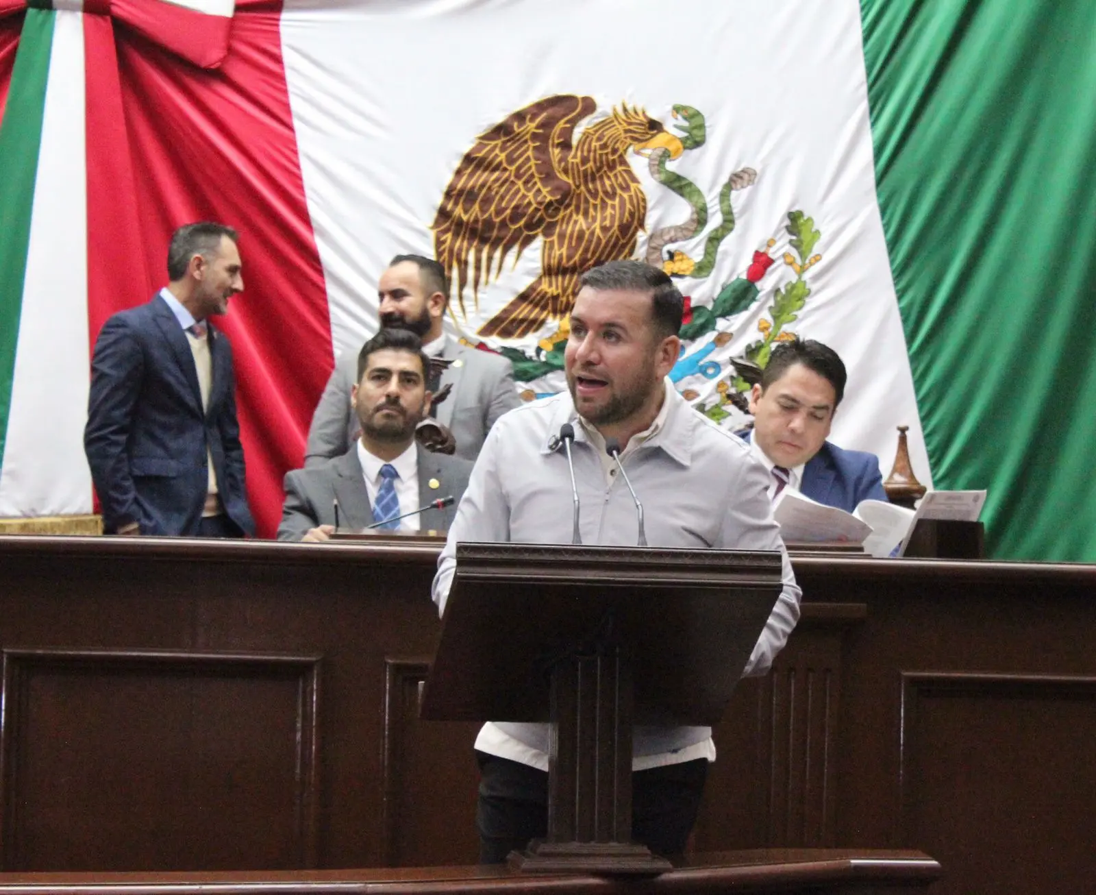 Plantea Reyes Galindo reforma para restringir circulación de camiones que transportan material peligroso