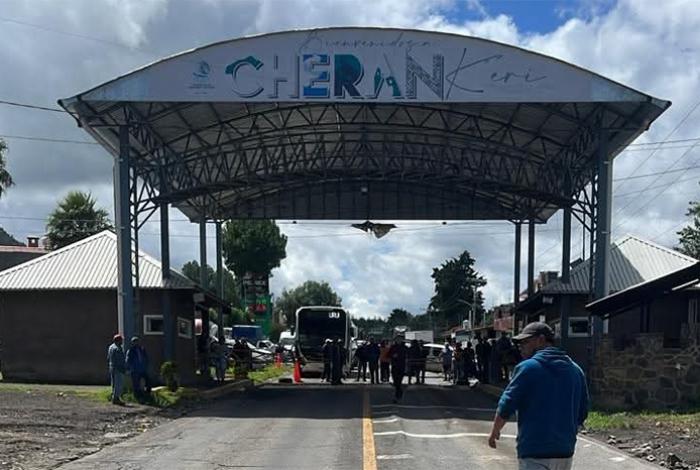 Pobladores de Cherán harán marcha masiva este miércoles en Morelia; también cierran accesos a la comunidad