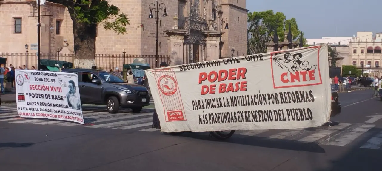 Poder de Base “pide refuerzos”ante poca participación de maestros en el plantón