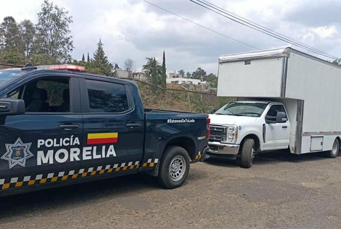 Policía Morelia recupera camioneta robada