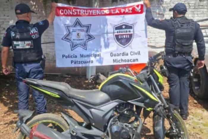 Policías de Pátzcuaro aseguran motocicleta con alteraciones