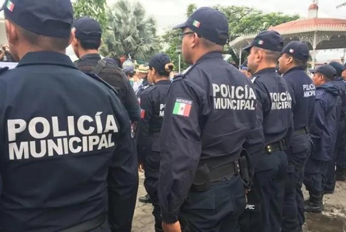 Policías en Ario huyen tras operativo de la FGE