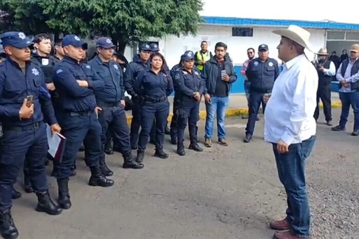 Policías municipales de Uruapan denuncian acoso laboral; ‘si no les gusta, renuncien’, revira el edil