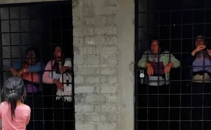 Por negarse a entregar sus tierras, encarcelan a cuatro mujeres en Chiapas