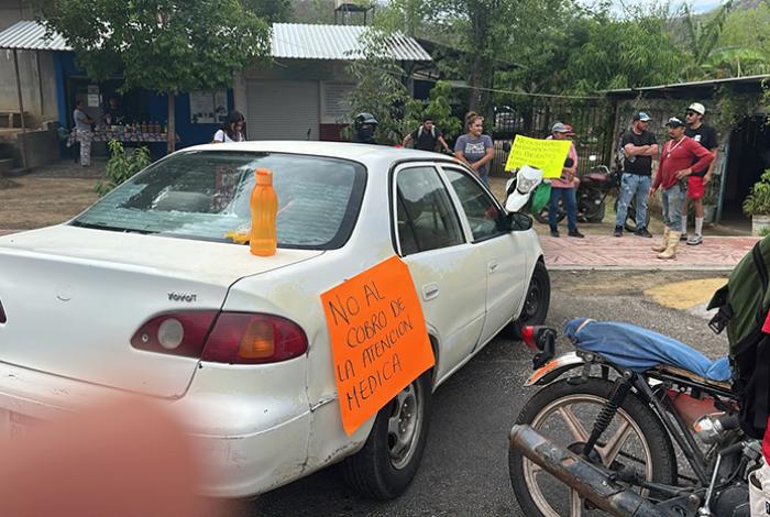 Por plagas y desabasto, colapsa el Hospital Comunitario Carácuaro-Nocupétaro