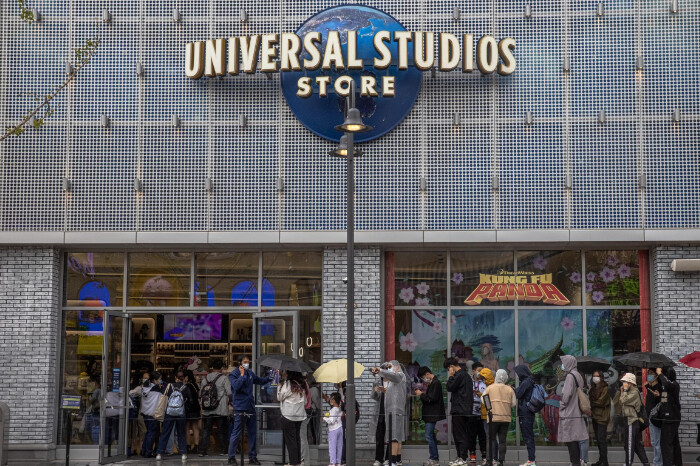 Por tiempo limitado Universal Orlando abre tienda como tributo a las películas de los 80´s