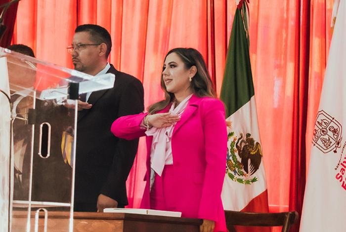 Presenta Dayana Pérez Mendoza, presidenta de Salvador Escalante, primer Informe de Gobierno