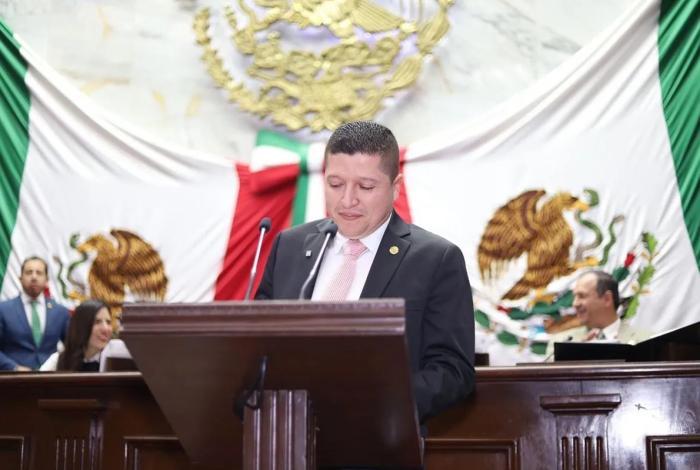 Presenta Vicente Gómez iniciativa de ley para brindar servicios de salud prioritaria a grupos vulnerables