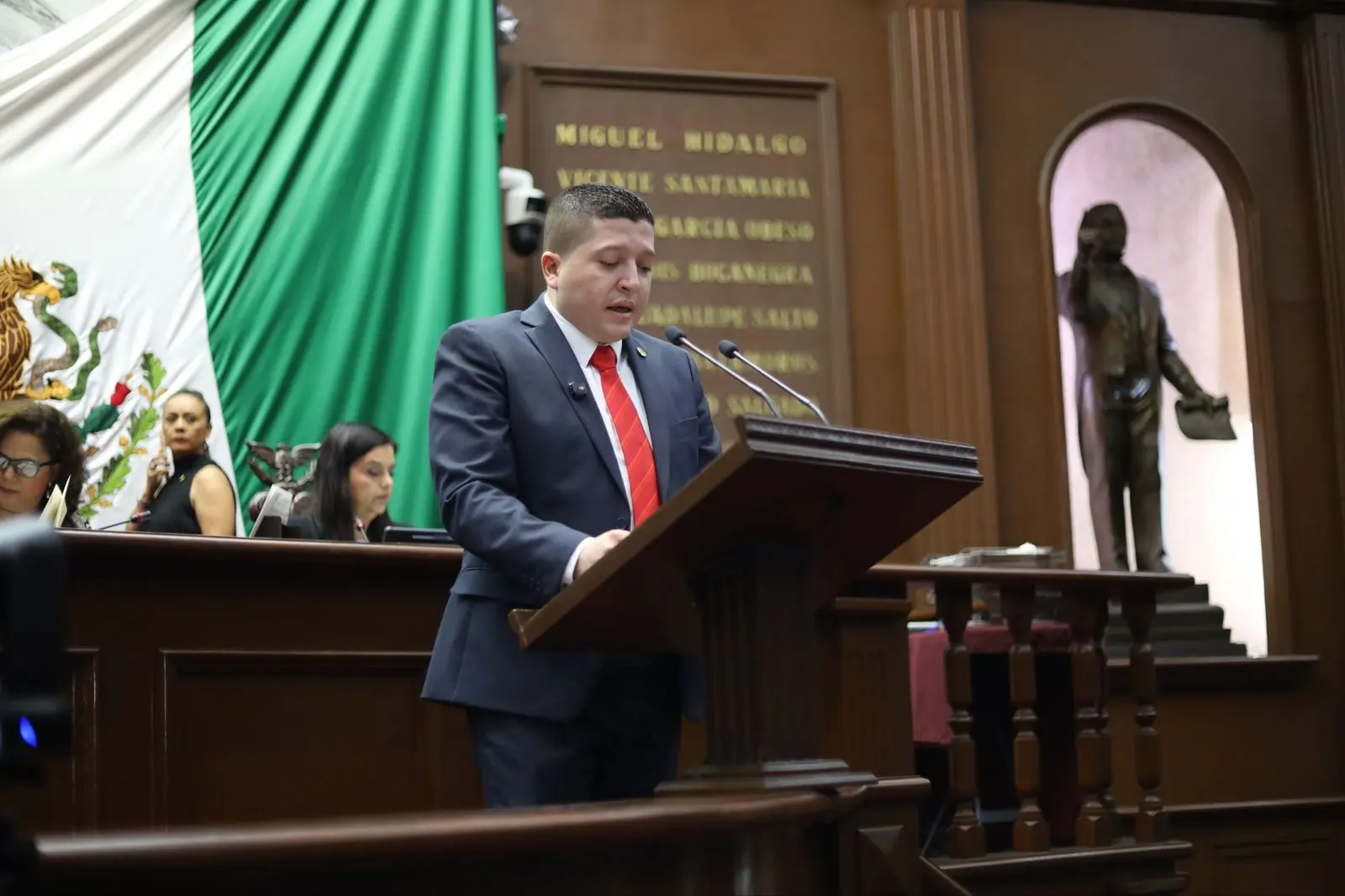 Presenta Vicente Gómez inciativa para fortalecer la educación digital en Michoacán