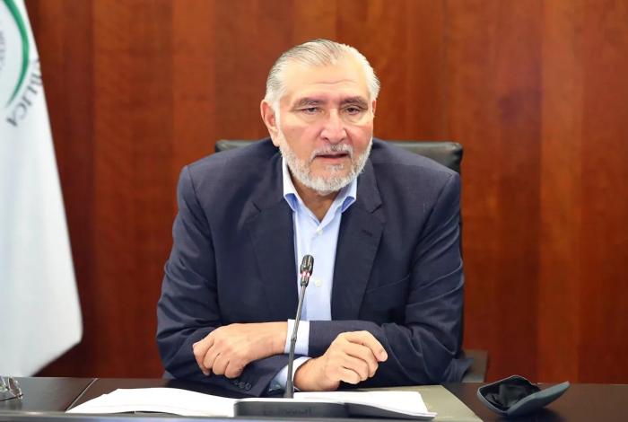 Presentan 37 denuncias por corrupción contra Adán Augusto López