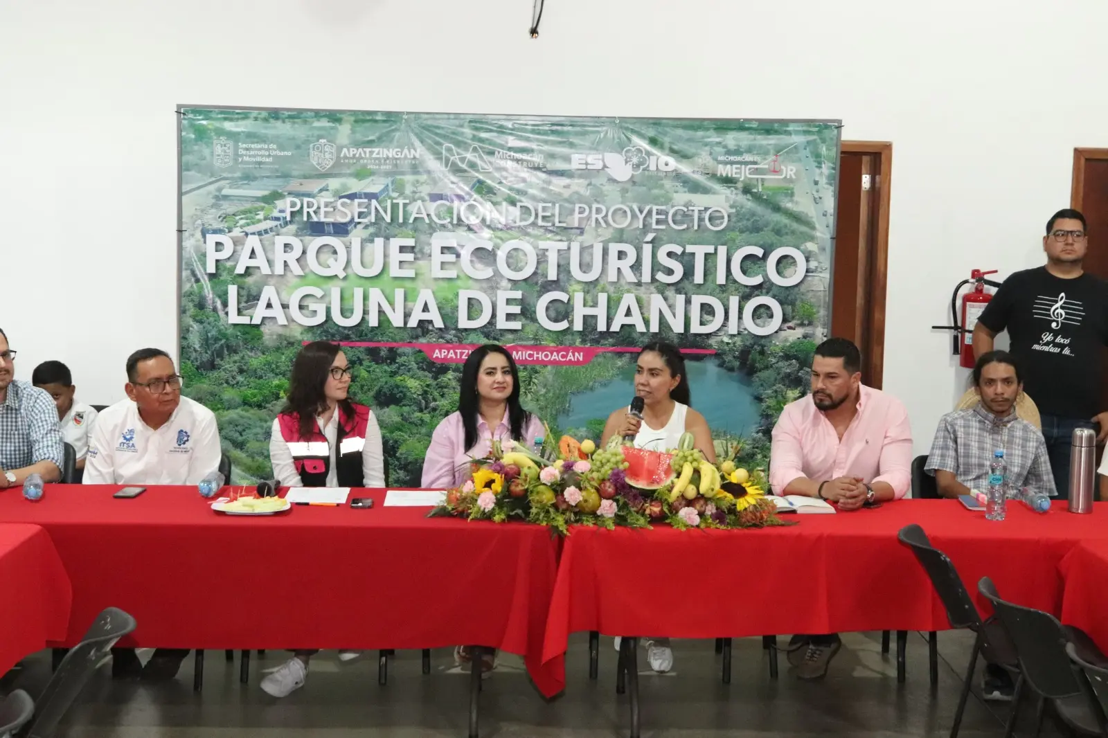 Presentan el proyecto del parque ecoturístico de Chandio en Apatzingan