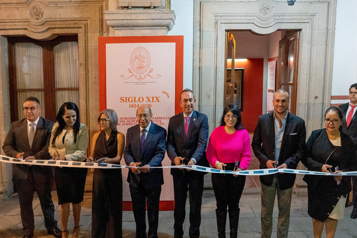 Presentan libro e inauguran exposición para conmemorar Bicentenario del Superior Tribunal de Justicia de Michoacán