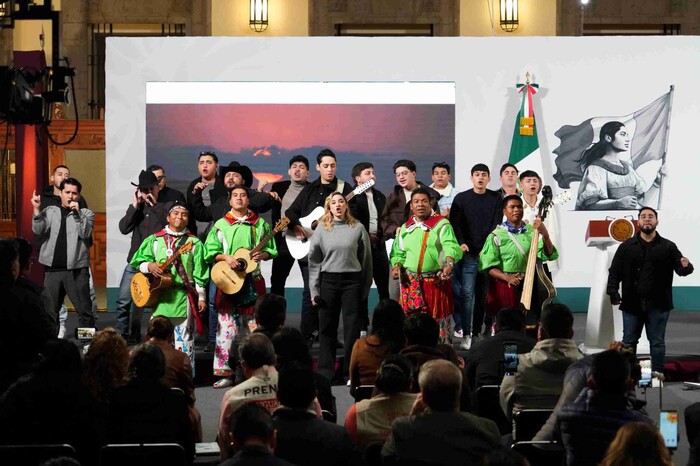 PRESIDENTA CLAUDIA SHEINBAUM PRESENTA EL HIMNO MIGRANTE EN HOMENAJE A LAS Y LOS PAISANOS QUE VIVEN EN ESTADOS UNIDOS