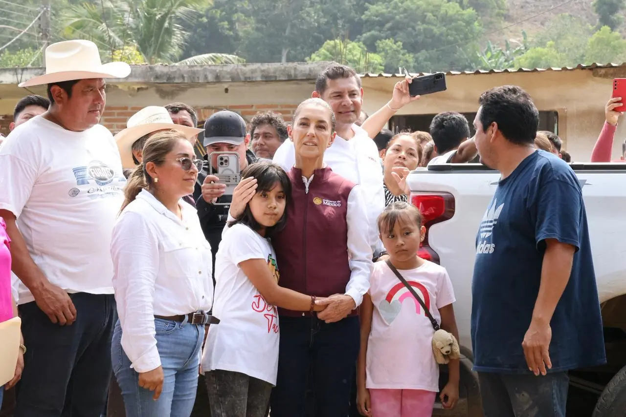 PRESIDENTA CLAUDIA SHEINBAUM CONTINÚA RECORRIDOS DE SUPERVISIÓN POR PANTEPEC, PUEBLA: “NADA SE VA A QUEDAR SIN ARREGLO”