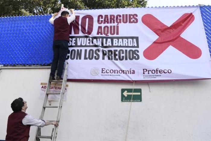 Profeco coloca primera lonas en gasolineras con precios superiores a lo pactado; al momento no hay de Michoacán