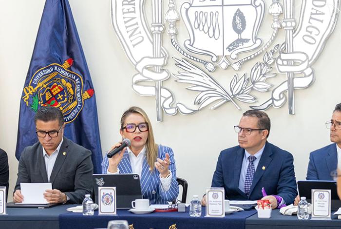 Programa de fortalecimiento y vinculación permanente con Escuelas Incorporadas, establece Yarabí Ávila