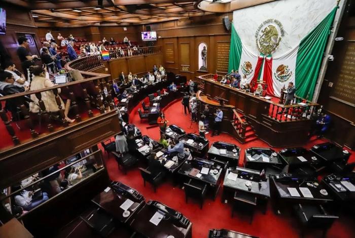 Prohíbe 76 Legislatura que prestadores de servicios públicos de transporte, trasladen a menores que viajen solos