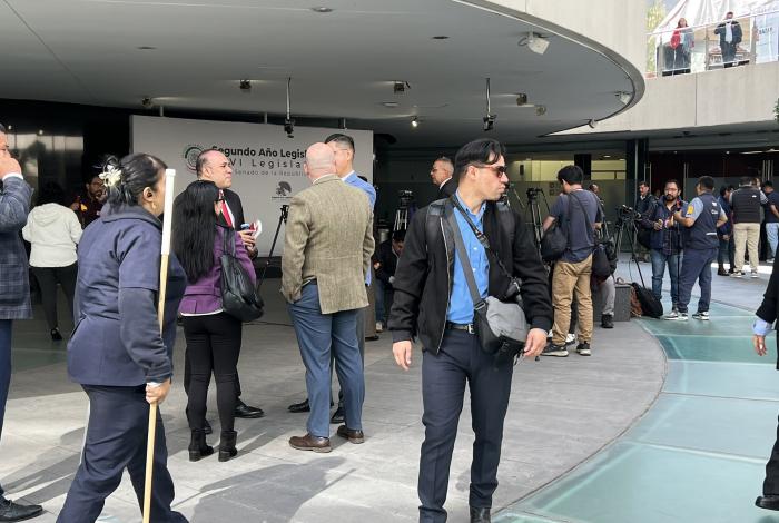 Prohíben acceso de prensa al Senado tras presunta renuncia de Gertz