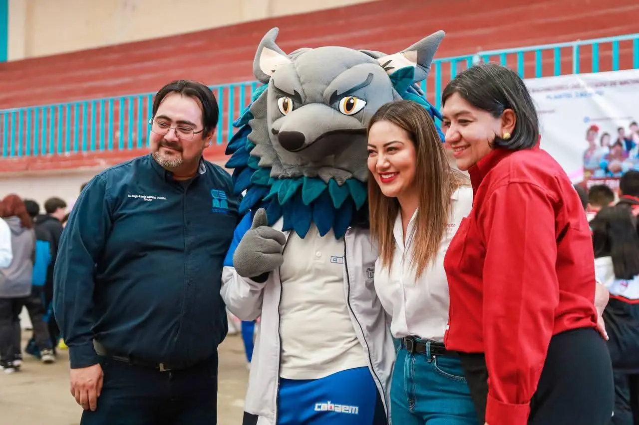 Promueve gobierno de Zacapu la educación con Expo Prepárate 2025 para las y los jóvenes