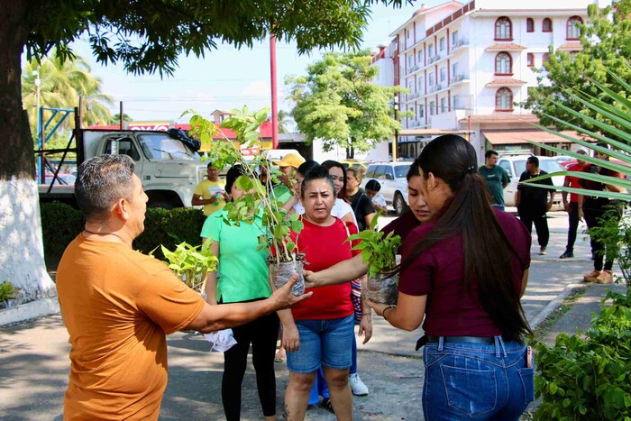 Promueven Campaña de Donación de Árboles