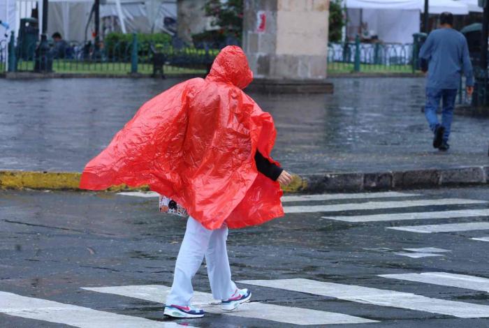 Pronostican lluvias intensas y altas temperaturas este miércoles en Michoacán