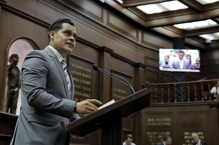 Propone Christian Jaramillo producir y distribuir libros de texto en Sistema de Escritura Braille