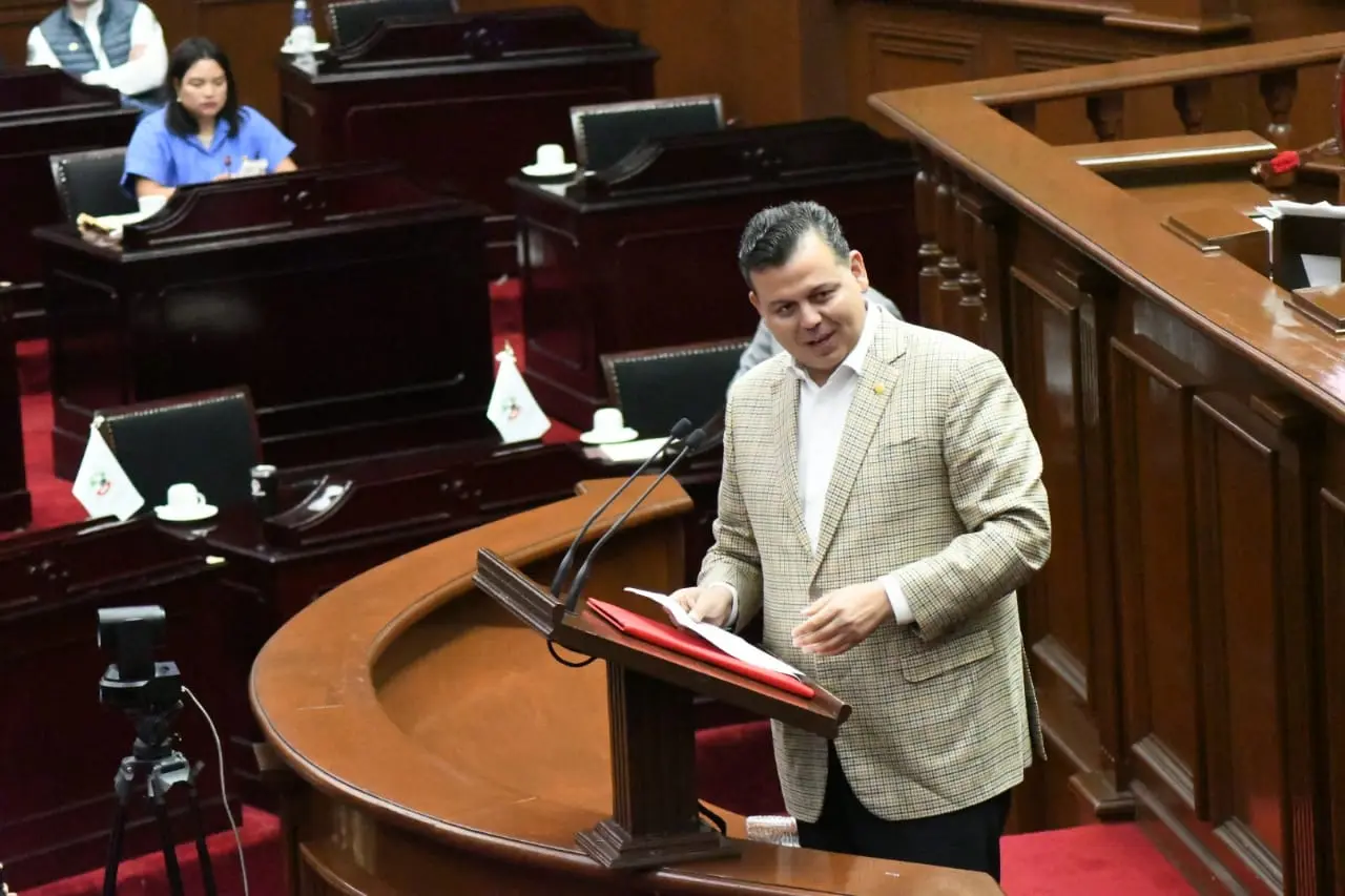 Propone Memo Valencia que no se exijan actas de nacimiento recientes a la ciudadanía