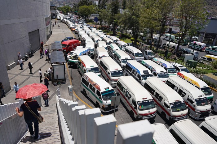 Protesta CRT por la no regulación del transporte, en Las Américas