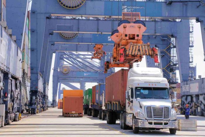 Puerto de Lázaro Cárdenas avanza como plataforma logística del Pacífico: Sedeco