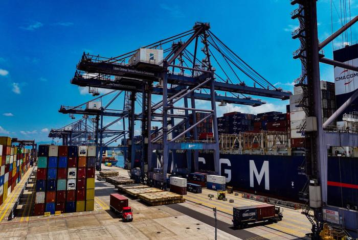 Puerto de LC, cerrado y suspensión de clases por Raymond